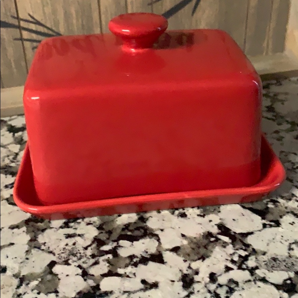 Red butter dish (No chips, normal wear)